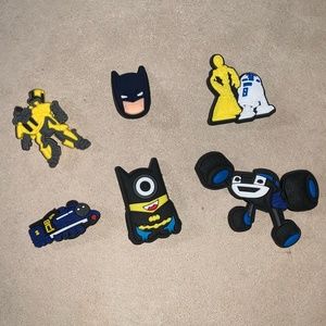 6 ASSORTED CHARMS FOR DECORATING SHOES - BATMAN